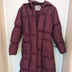 Long Sterling Stall Vintage Puffer